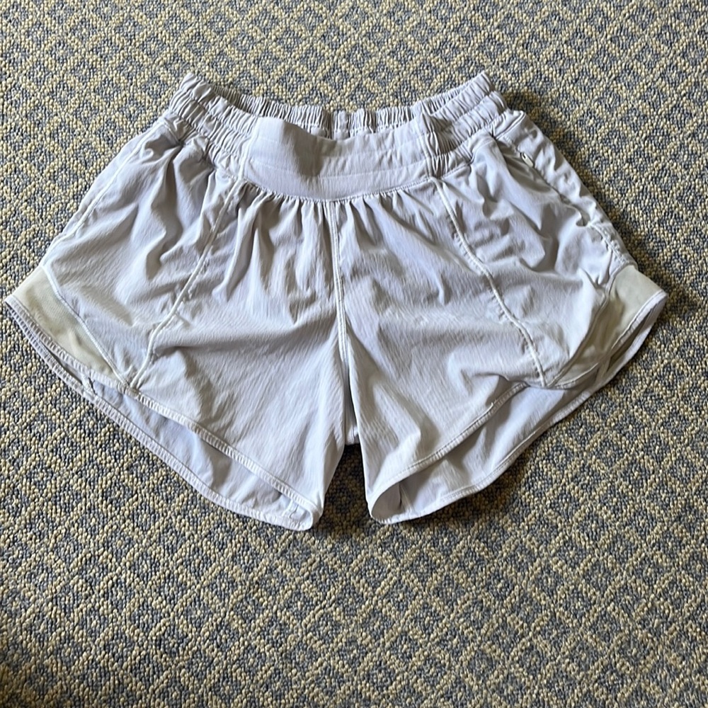 Lululemon Hotty Hot shorts size 4 tall